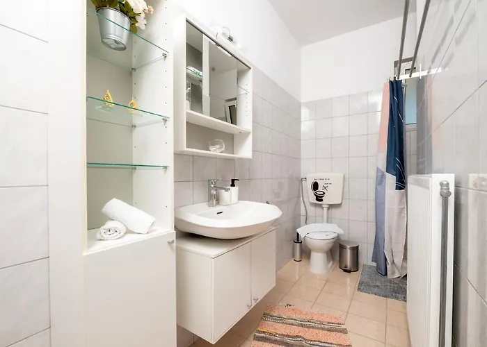 Small Patak House بساليدي